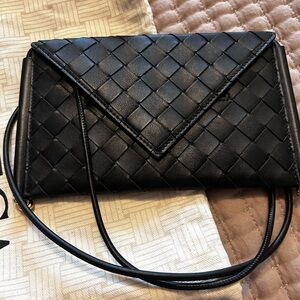 Chic Black Woven Crossbody Bag